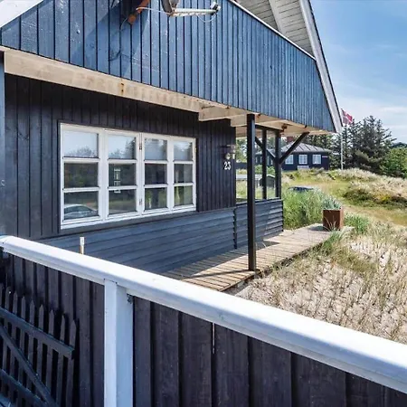 Ve439-vejers-strand-nordvej-23 *